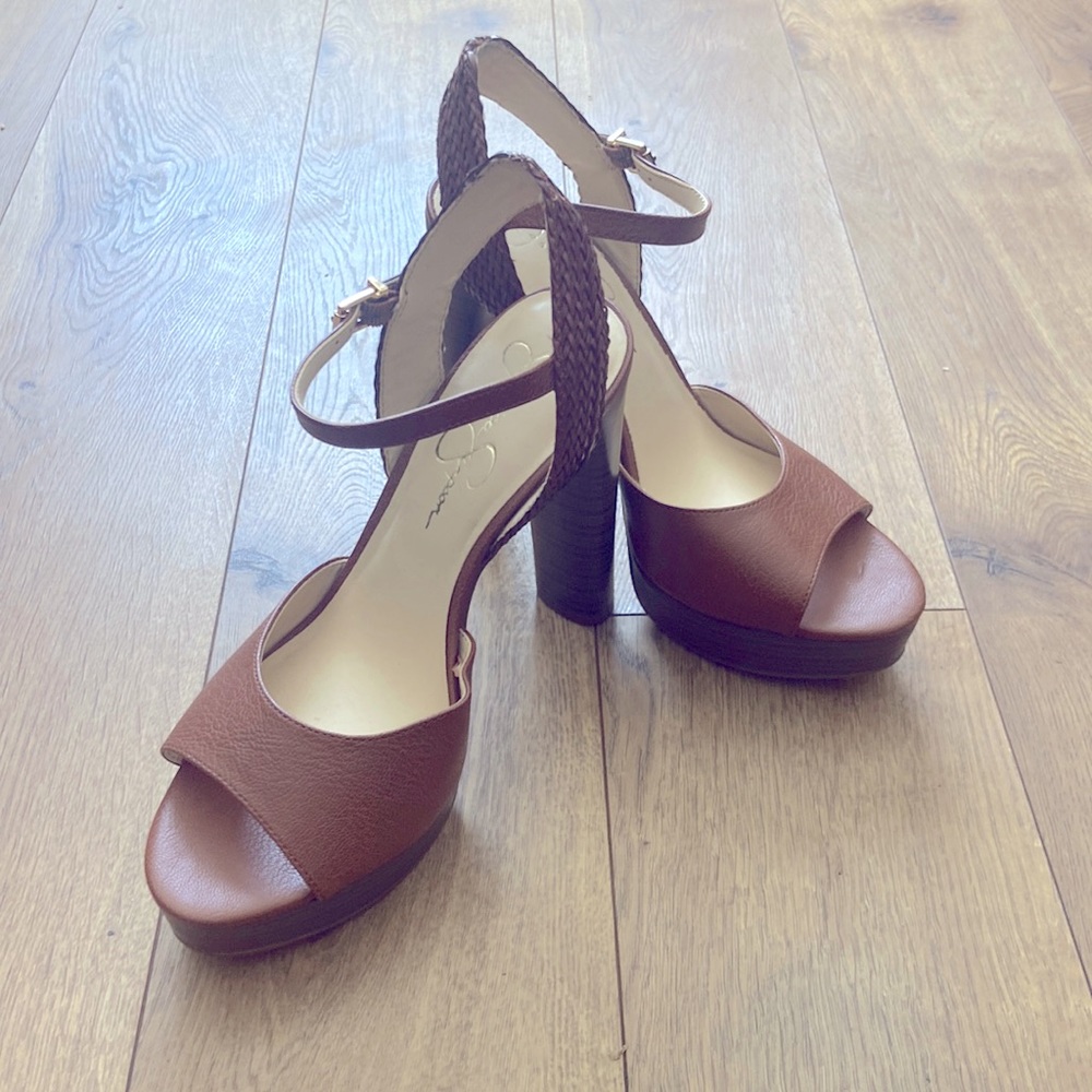 NWOT Jessica Simpson Scandal Heels
